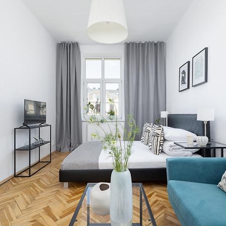 1-Bedroom Apartment - Dluga 65 Street كراكوفيا المظهر الخارجي الصورة