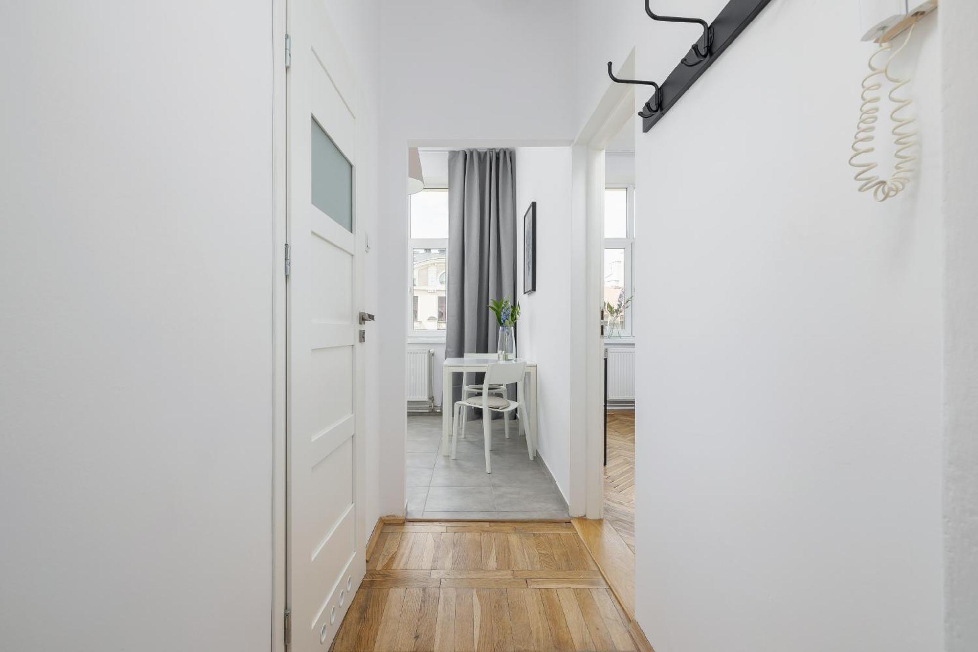 1-Bedroom Apartment - Dluga 65 Street كراكوفيا المظهر الخارجي الصورة